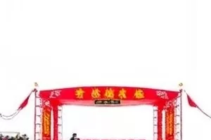 《场记板》板面与场次信息的特写